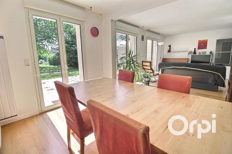 Maison - 137 m² - 6 pièces