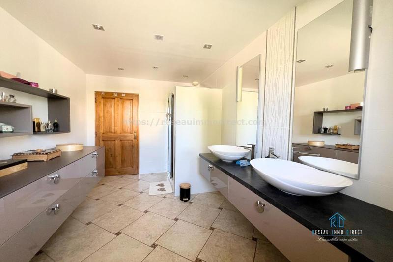 Maison traditionnelle - 170 m² - 6 pièces