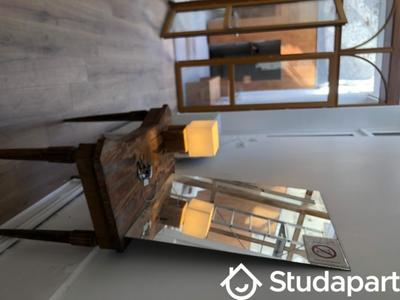 Chambre - 14 m² - 1 pièce