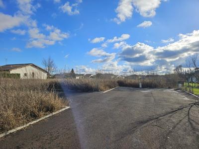 Terrain constructible - 750 m²