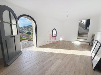 Maison - 100 m² - 6 pièces