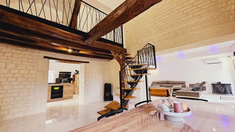 Maison - 180 m² - 5 pièces