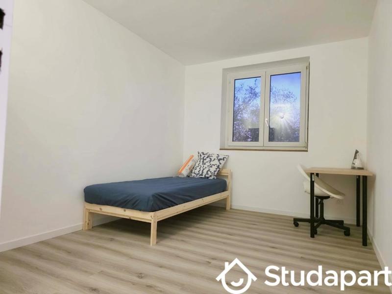 Chambre - 12 m² - 1 pièce