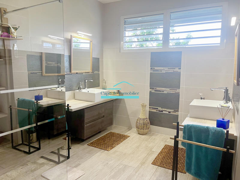 Maison - 172 m² - 7 pièces