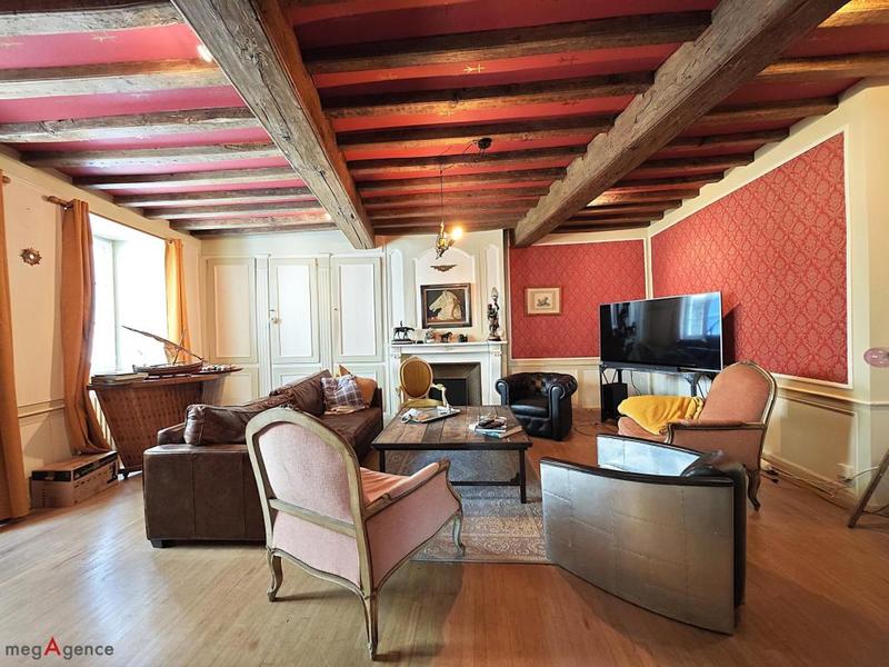 Maison - 280 m² - 10 pièces