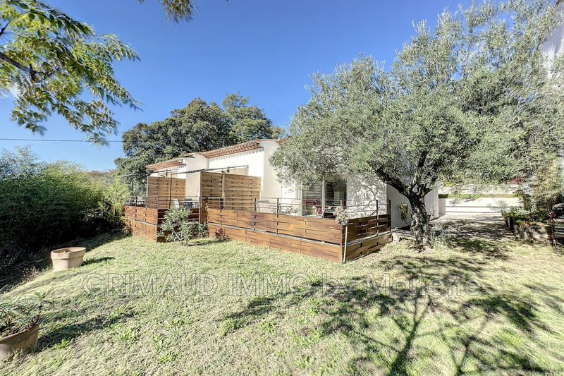 Maison - 320 m² - 13 pièces