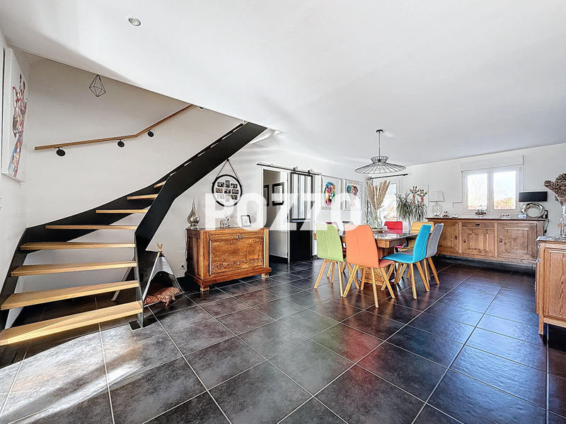Maison - 230 m² - 7 pièces