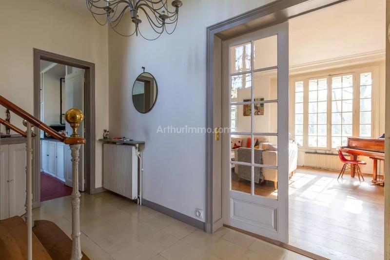 Maison - 954 m² - 10 pièces