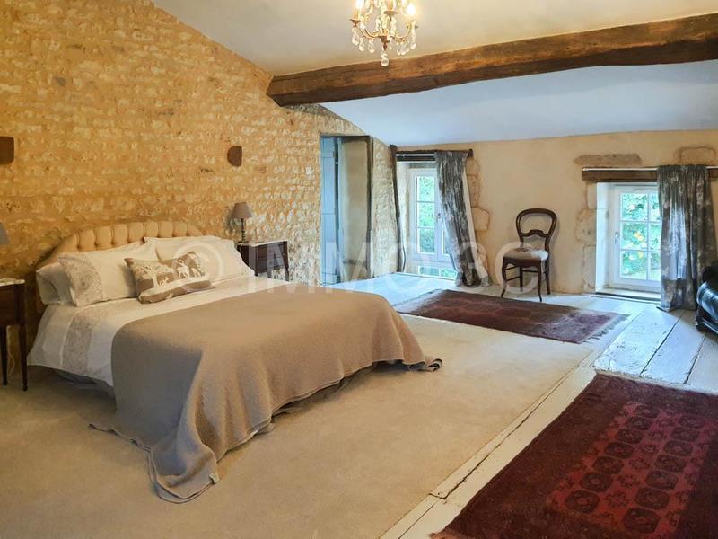 Maison en pierre - 189 m² - 4 pièces