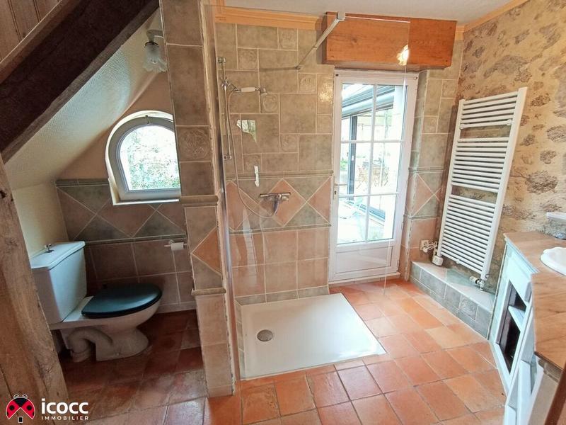 Propriété - 217 m² - 10 pièces