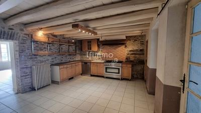 Maison - 170 m² - 8 pièces