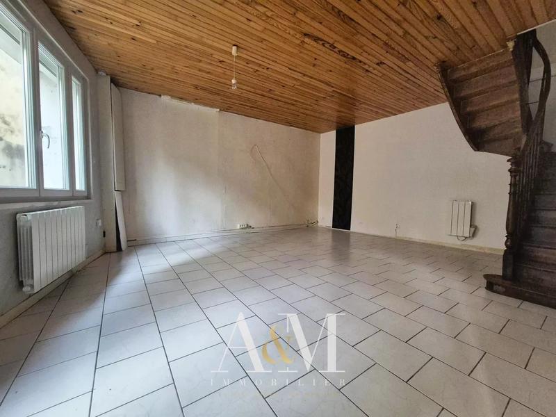 Maison - 74 m² - 5 pièces