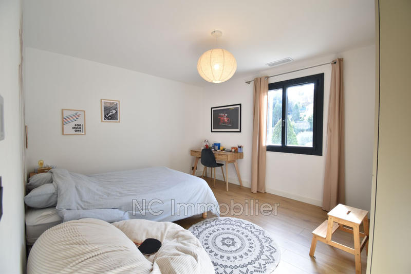 Maison - 205 m² - 7 pièces