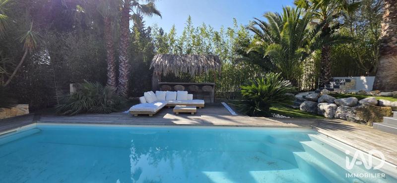 Maison - 180 m² - 5 pièces