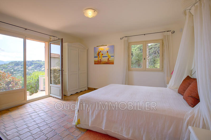 Maison - 236 m² - 6 pièces