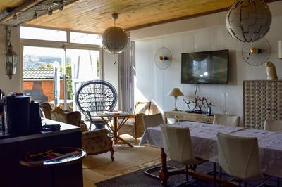 Maison - 276 m² - 10 pièces