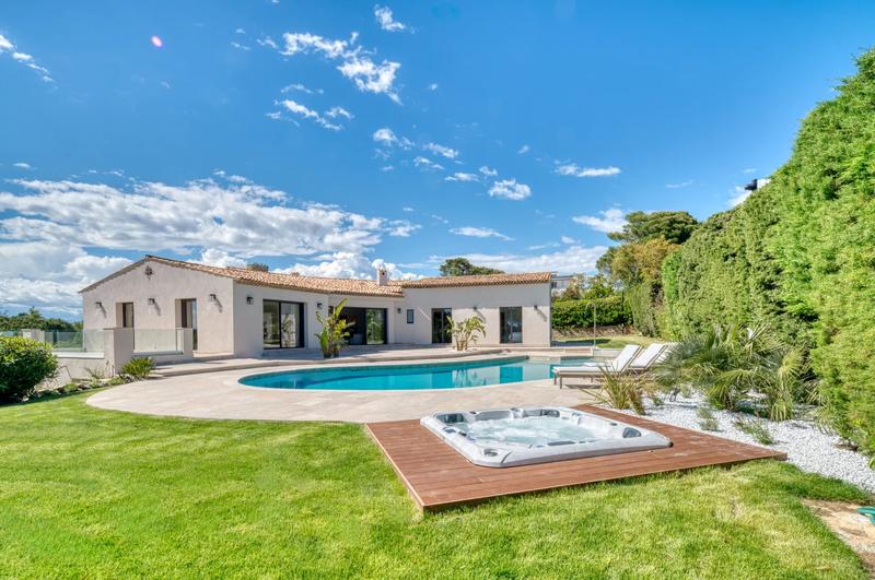 Propriété - 433 m² - 8 pièces