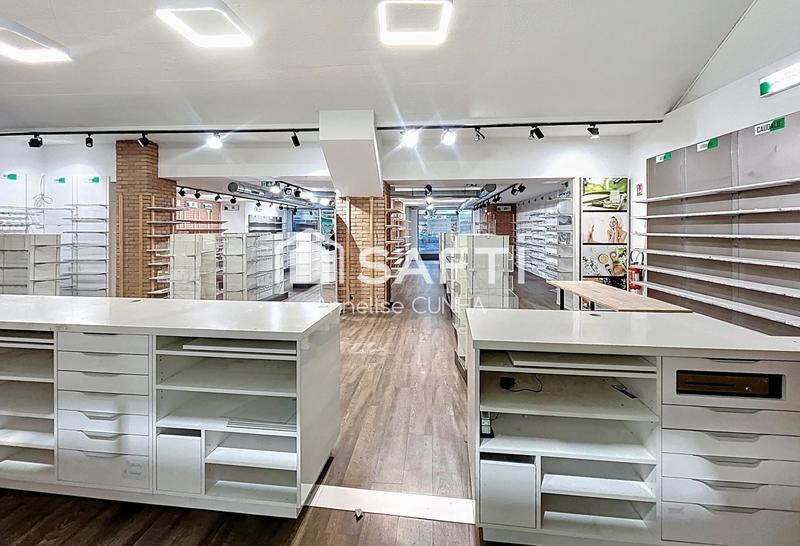 Local commercial - 423 m² - 11 pièces