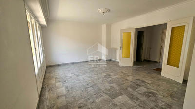 Appartement - 97 m² - 4 pièces