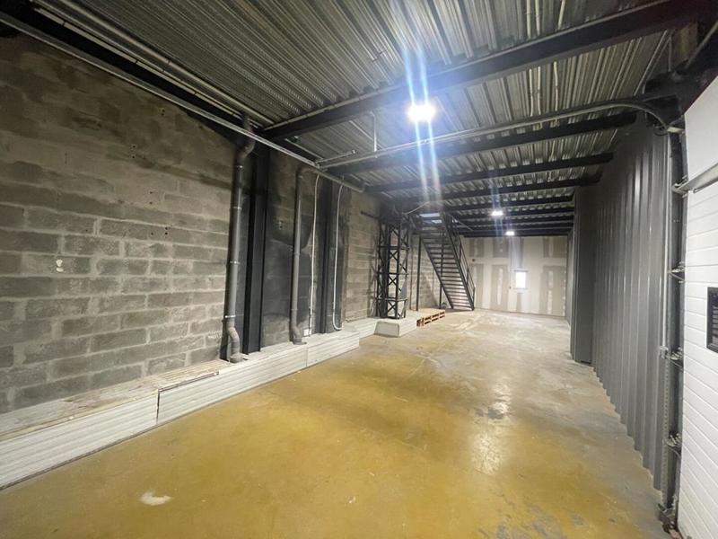 Entrepôt - 200 m²