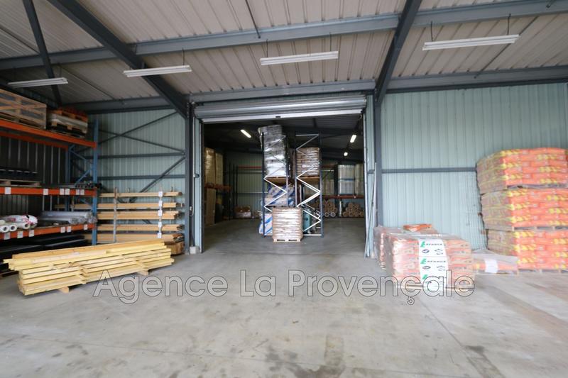 Local commercial - 1 200 m²