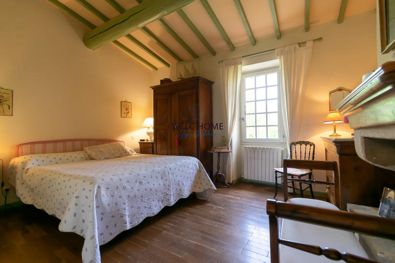 Maison - 213 m² - 8 pièces