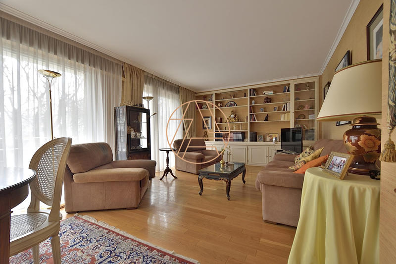 Appartement - 100 m² - 4 pièces