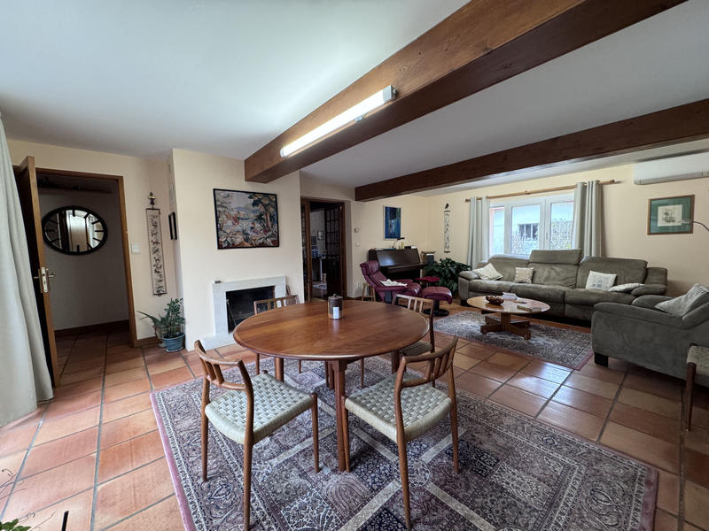 Maison - 246 m² - 8 pièces