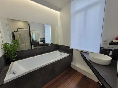 Maison - 206 m² - 7 pièces