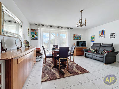 Appartement - 84 m² - 4 pièces