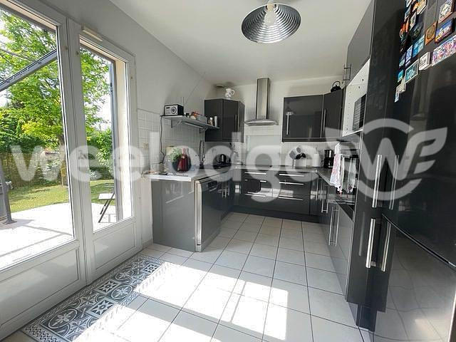 Maison traditionnelle - 140 m² - 6 pièces