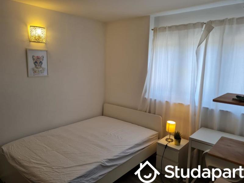 Chambre - 10 m² - 1 pièce