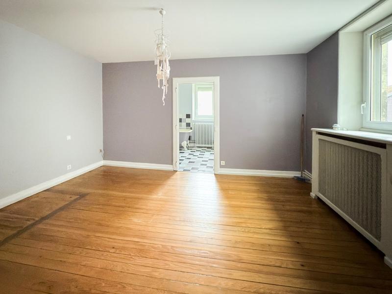 Maison - 235 m² - 9 pièces