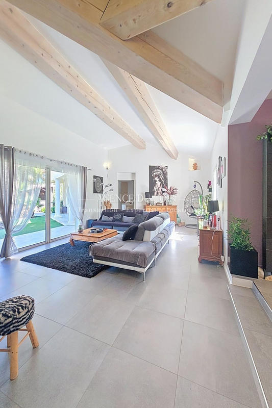 Villa - 300 m² - 7 pièces