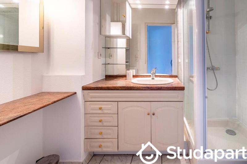 Chambre - 12 m² - 1 pièce