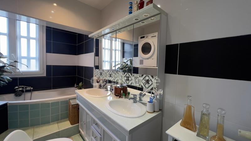 Appartement - 84 m² - 5 pièces