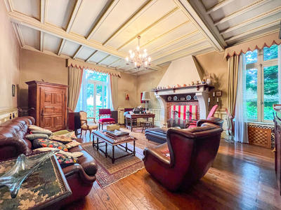 Maison - 358 m² - 11 pièces