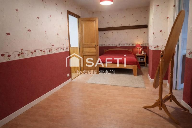 Maison - 236 m² - 8 pièces