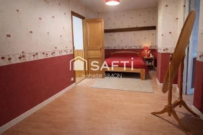 Maison - 236 m² - 8 pièces