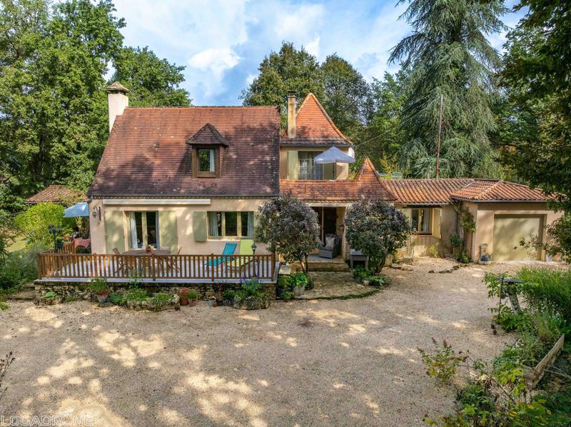 Maison traditionnelle - 158 m² - 9 pièces