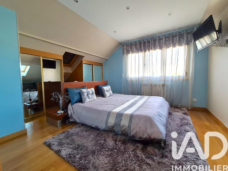 Maison - 160 m² - 9 pièces