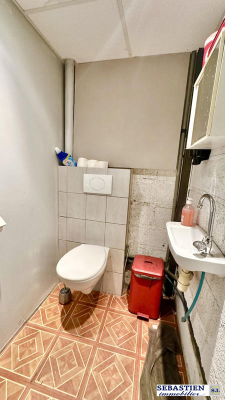 Local d'activités - 254 m²