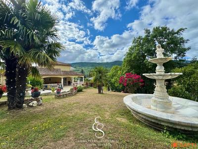 Villa - 200 m² - 7 pièces