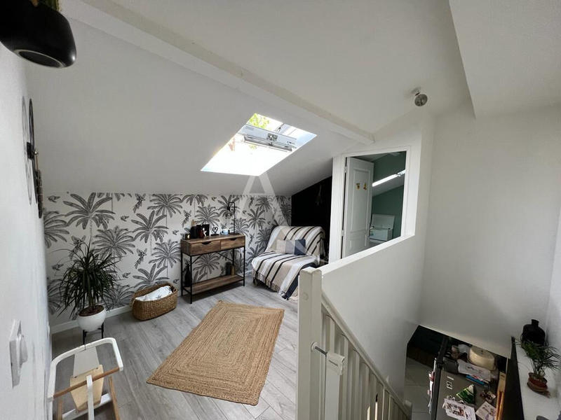 Maison - 90 m² - 5 pièces