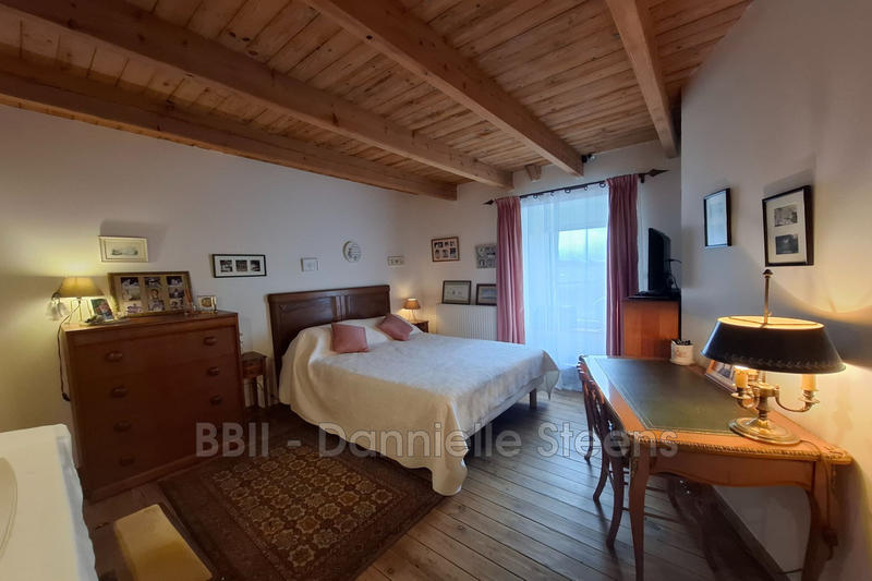 Maison - 200 m² - 2 pièces