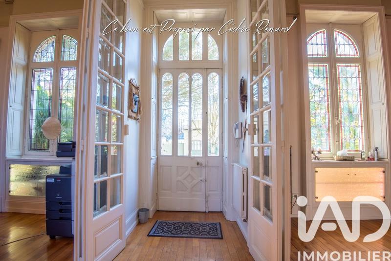 Maison - 225 m² - 10 pièces