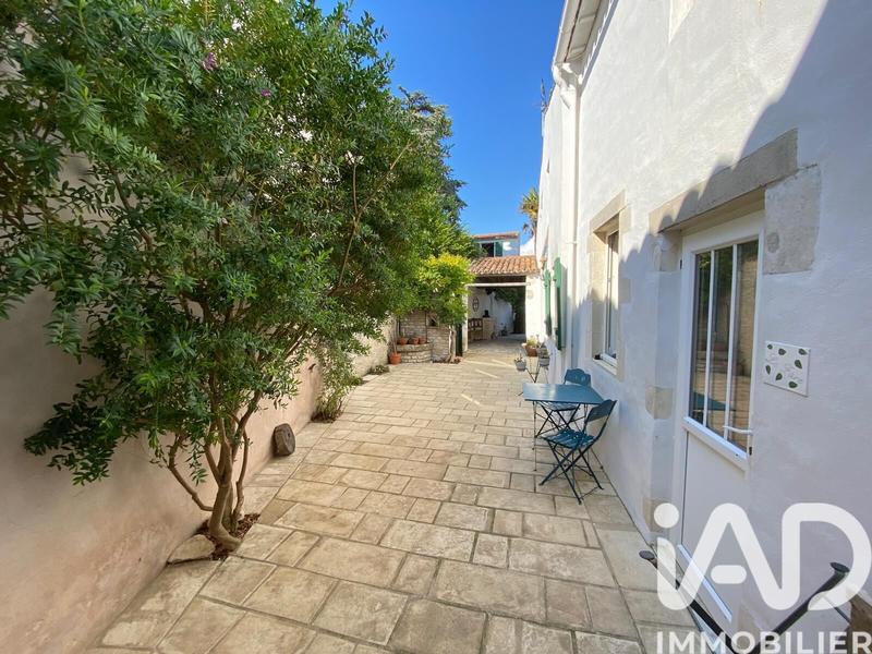 Maison - 244 m² - 13 pièces