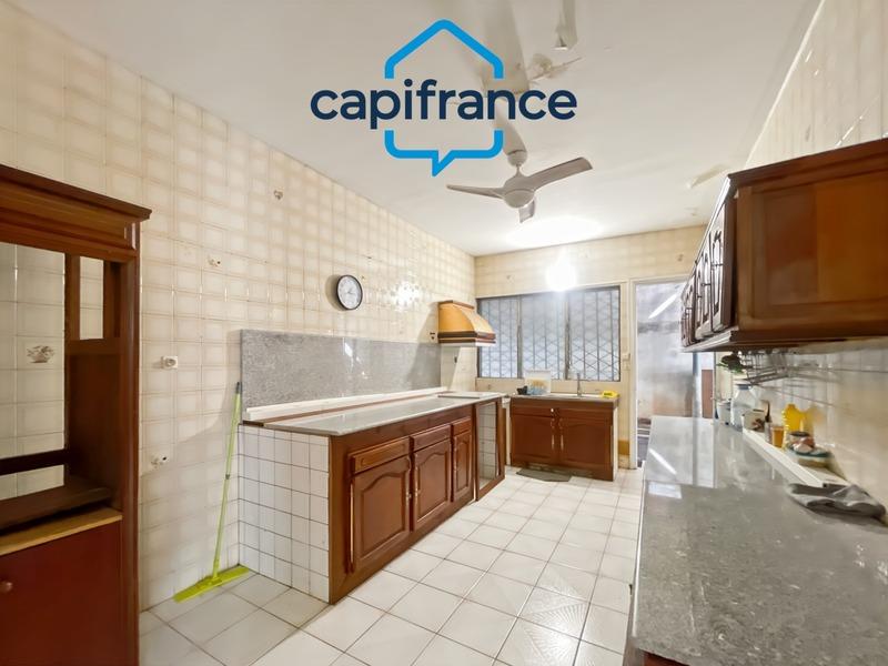 Maison - 174 m² - 7 pièces