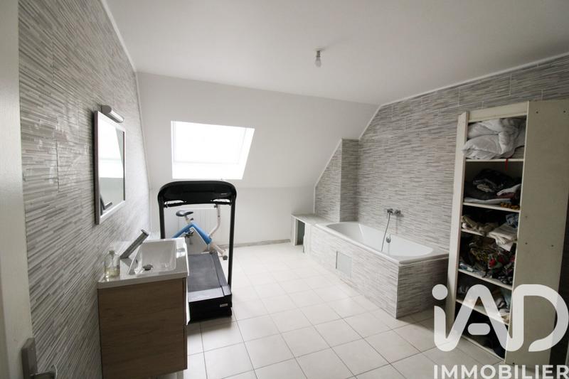 Maison - 189 m² - 8 pièces