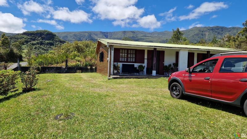 Maison - 95 m² - 4 pièces